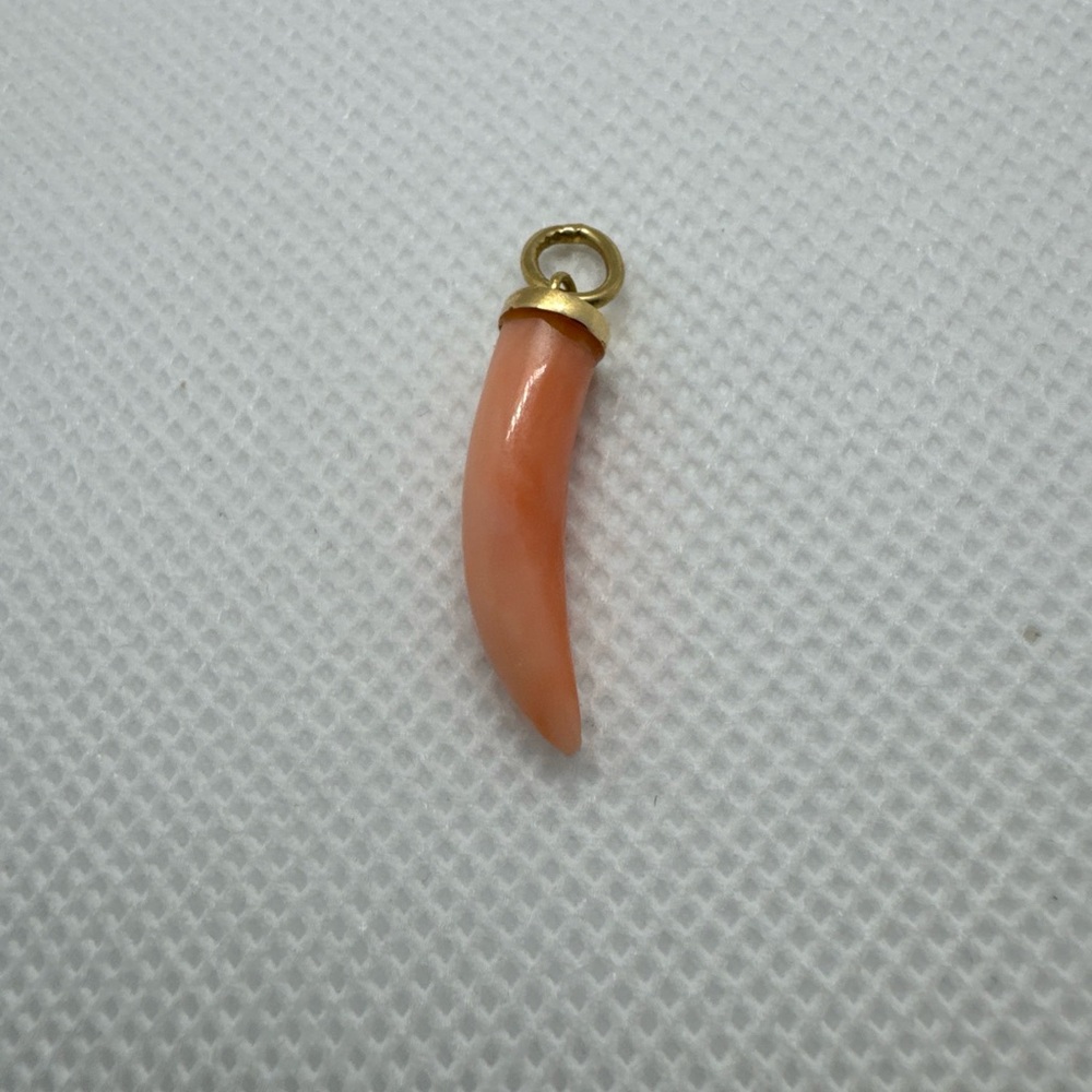 14k Yellow Gold Pink Coral Horn Charm Pendant Necklace 1.37g Vintage, Rare